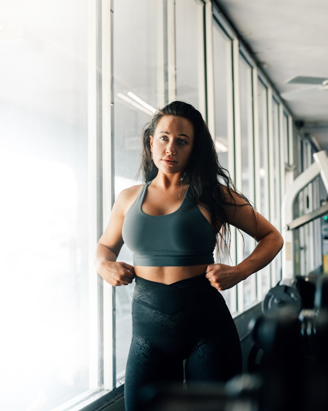 CrossFit PMI female member during workout